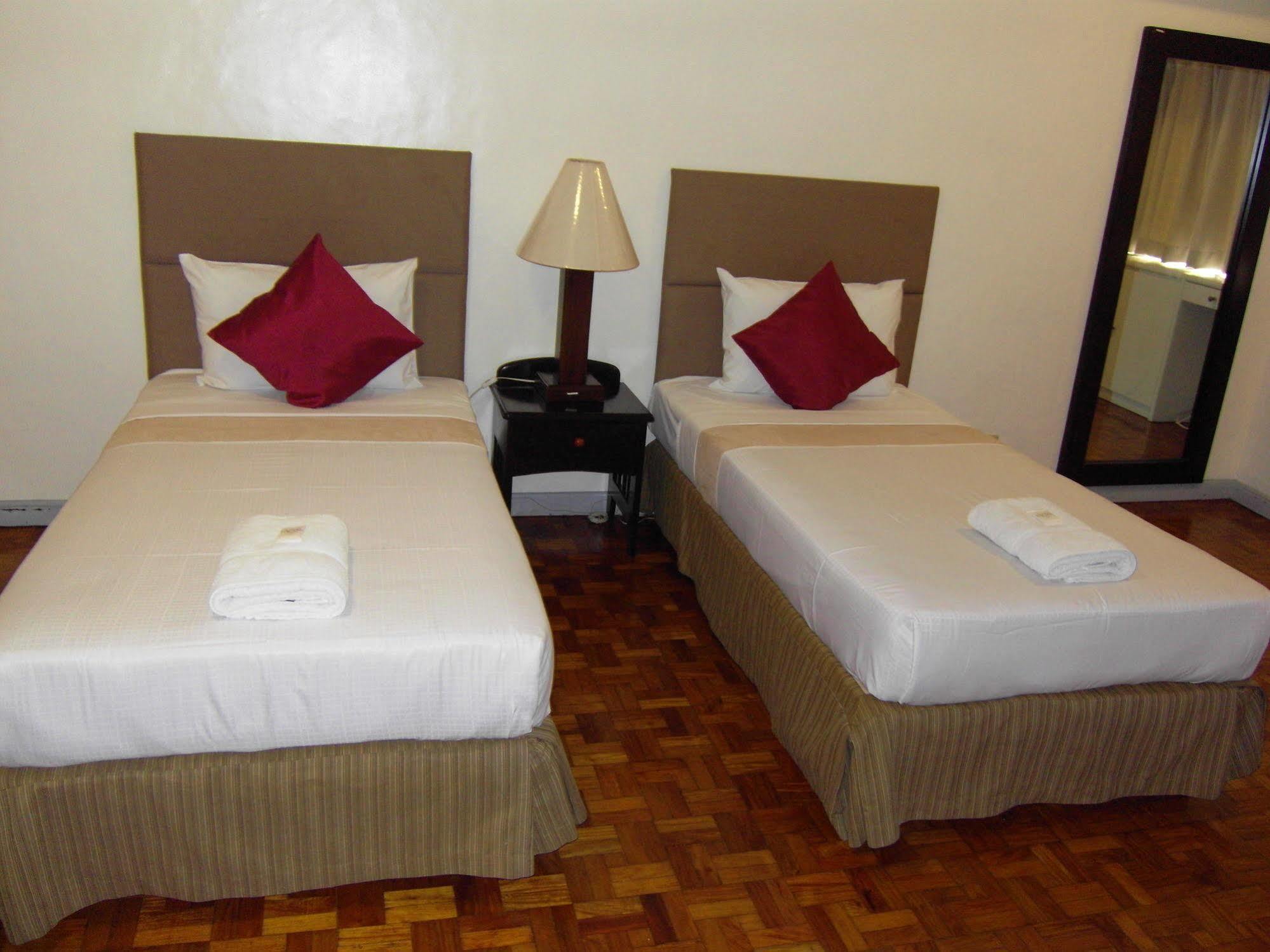 Perla Mansion Hotel Makati City Ngoại thất bức ảnh