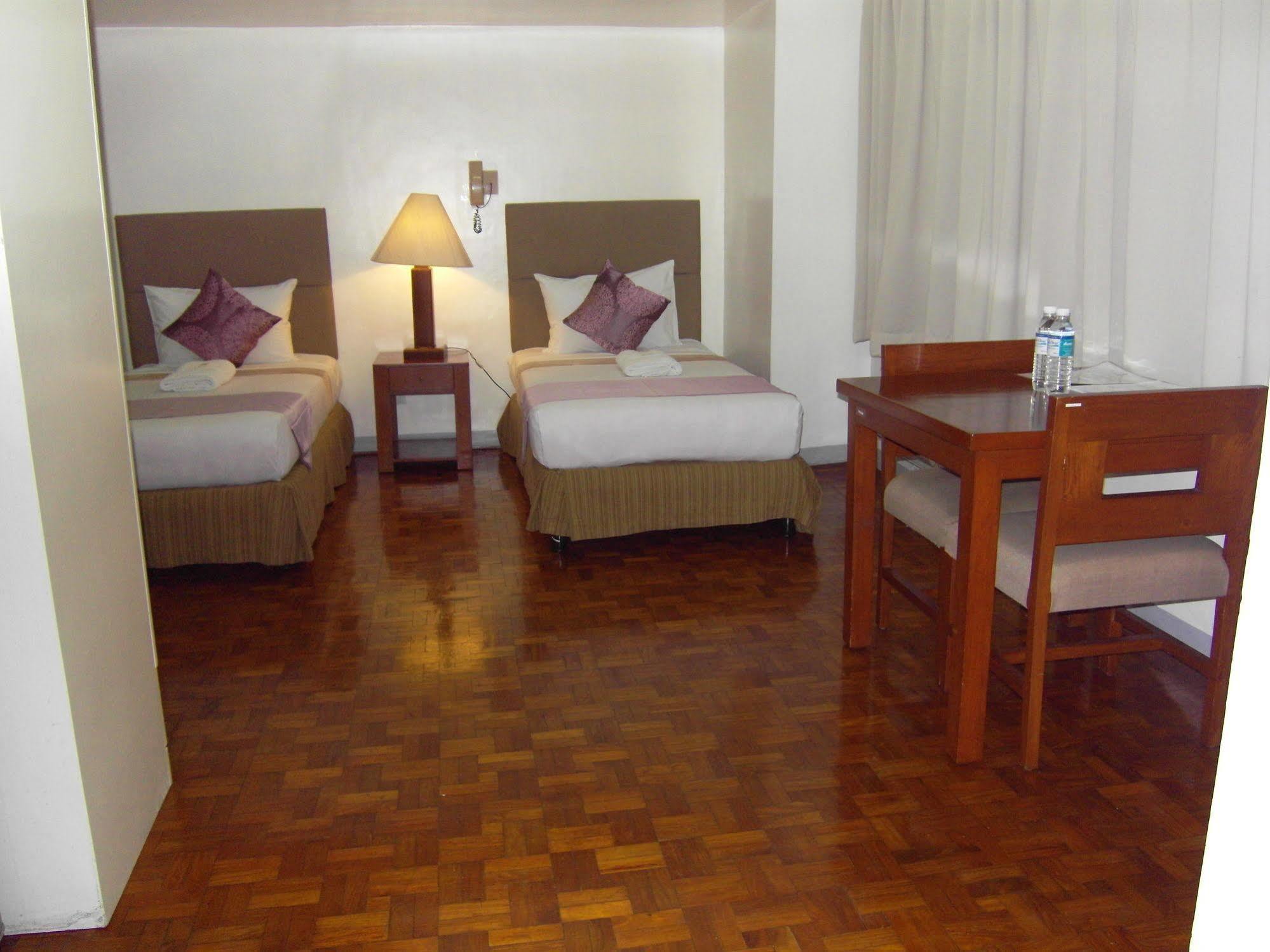 Perla Mansion Hotel Makati City Ngoại thất bức ảnh